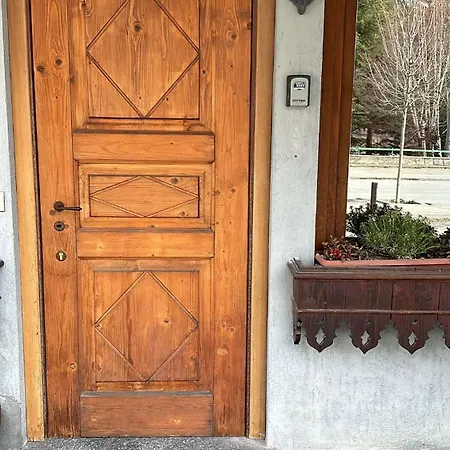 Jolie Maison Fleurie Con Sauna Monte Bianco *