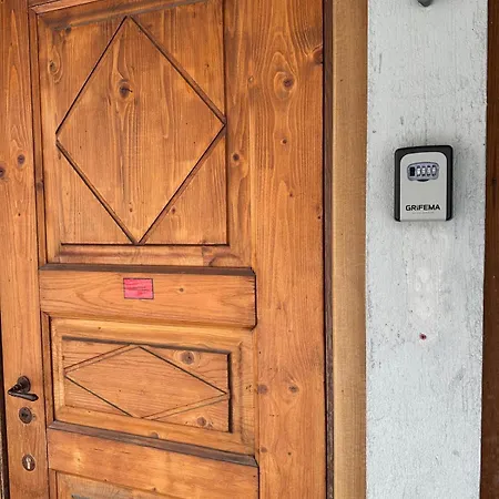 Jolie Maison Fleurie Con Sauna Monte Bianco Apartman