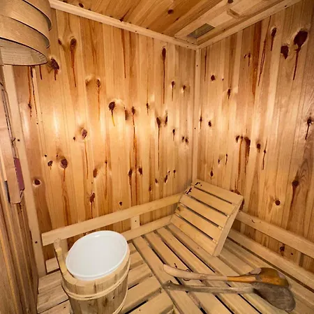Jolie Maison Fleurie Con Sauna Monte Bianco